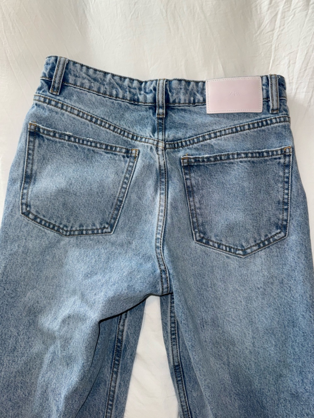 Zara High Waisted Straight-Leg Women's Jeans - Picture 5 of 6
